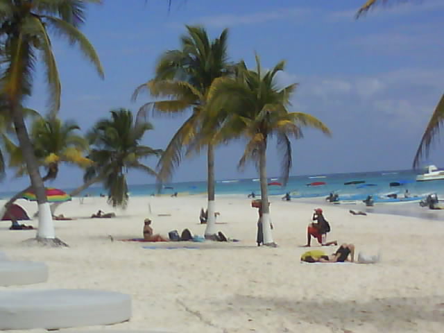 012 Tulum Beach 11th Feb 2011.jpg